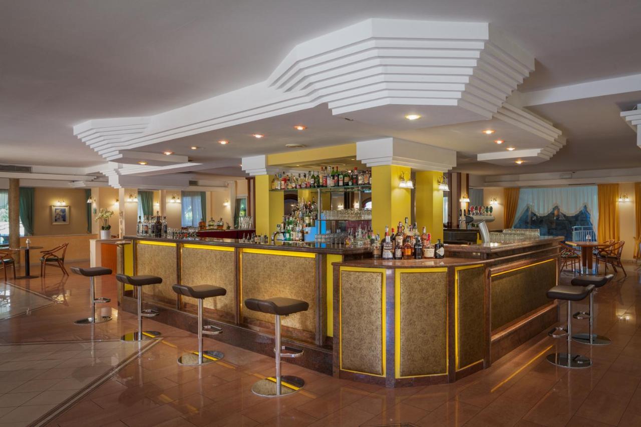 Hotel Savoy Palace - Tonelli Hotels Ρίβα ντελ Γκάρντα Εξωτερικό φωτογραφία